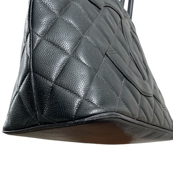 Chanel Medallion Tote - Picture 4 of 17